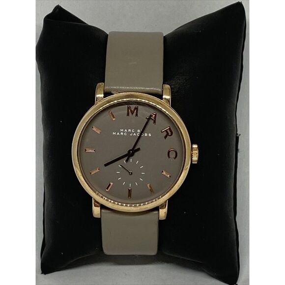 Marc Jacobs MBM1266 Women's Gray Leather Analog Dial Quartz Wrist Watch XX970 - Picture 1 of 12
